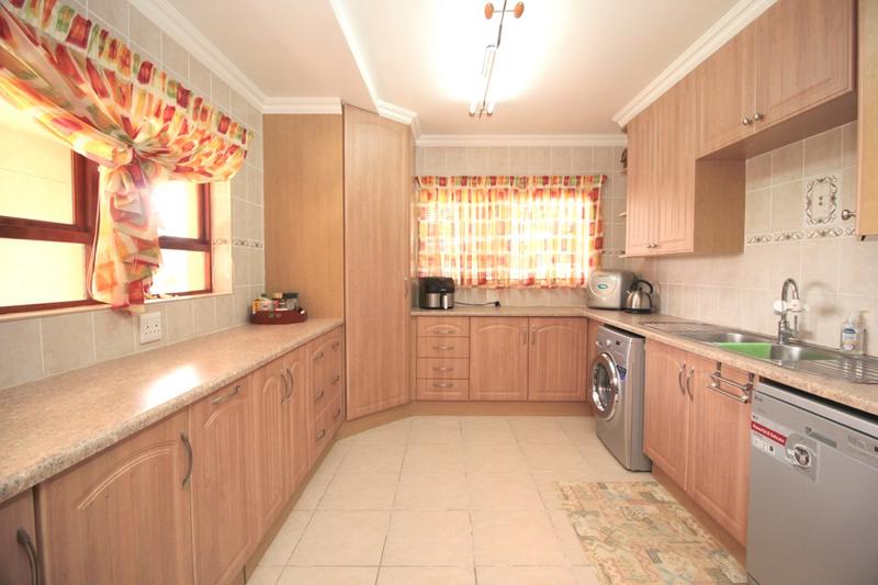 5 Bedroom Property for Sale in Fraaiuitsig Western Cape